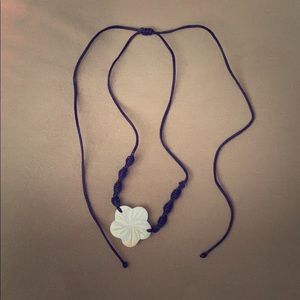 ❤️ Pick any 3 for $15 
White Flower Necklace